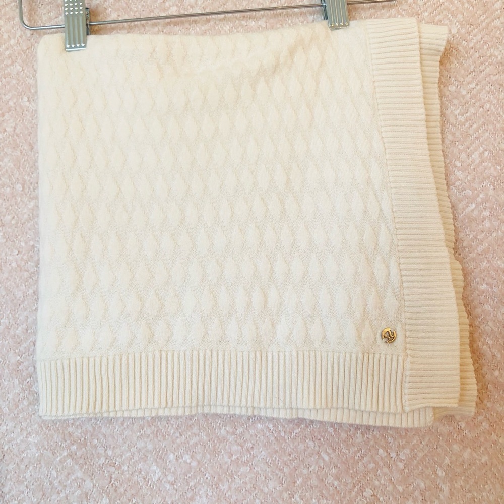 Lululemon poncho OS